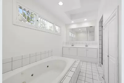 333 E Chicago Avenue, Hinsdale, IL 60521 - Photo 12