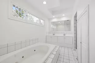 333 E Chicago Ave, Hinsdale, IL 60521 - Photo 12
