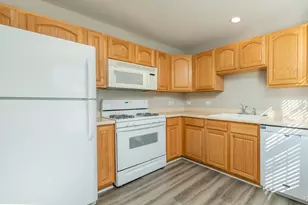 2932 Bartlett Ct, Naperville, IL 60564 - Photo 8
