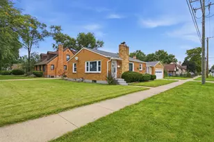 1270 Van St, Elgin, IL 60123 - Photo 2