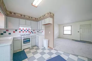 416 E 2nd St, Byron, IL 61010 - Photo 8