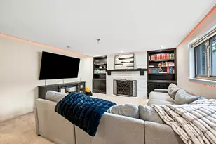 9S125 Florence Ave, Downers Grove, IL 60516 - Photo 22