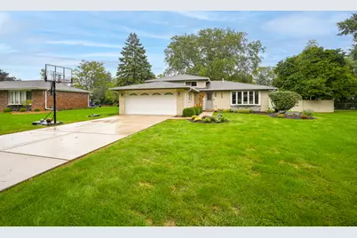 9S125 Florence Avenue, Downers Grove, IL 60516 - Photo 1