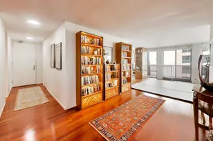 200 E Delaware Pl, Chicago, IL 60611 - Photo 12