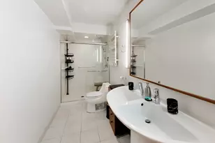 200 E Delaware Pl, Chicago, IL 60611 - Photo 16