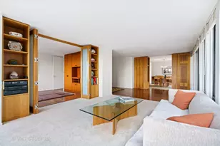 200 E Delaware Pl, Chicago, IL 60611 - Photo 10