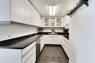 200 E Delaware Pl, Chicago, IL 60611 - Photo 6