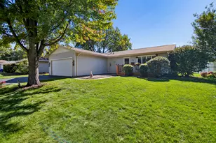 25 Emery Dr, Bourbonnais, IL 60914 - Photo 1