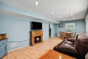 411 Cornelia St, Joliet, IL 60435 - Photo 24