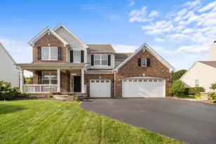 308 Comstock Dr, Elgin, IL 60124 - Photo 1