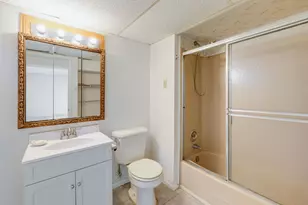 5810 Easton Ct, Hanover Park, IL 60133 - Photo 24