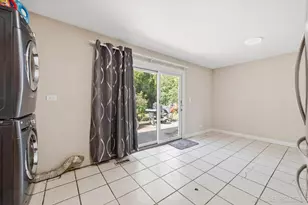 7864 Ramsgate Cir S, Hanover Park, IL 60133 - Photo 8
