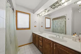 9727 S Meryton Ct, Palos Hills, IL 60465 - Photo 32