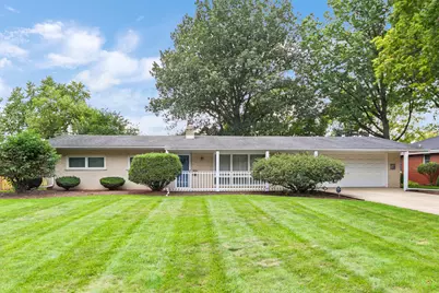 320 N Alfred Avenue, Elgin, IL 60123 - Photo 2