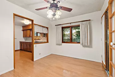 320 N Alfred Avenue, Elgin, IL 60123 - Photo 8