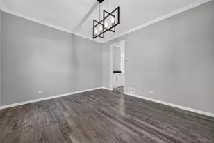 17 Chapel Hill Ct, Westmont, IL 60559 - Photo 6