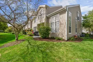 1423 Walnut Hill Ave, Saint Charles, IL 60174 - Photo 2