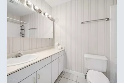 6177 Knoll Wood Road #302, Willowbrook, IL 60527 - Photo 12