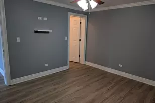 2515 E Cass St, Joliet, IL 60432 - Photo 14