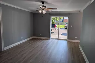 2515 E Cass St, Joliet, IL 60432 - Photo 10