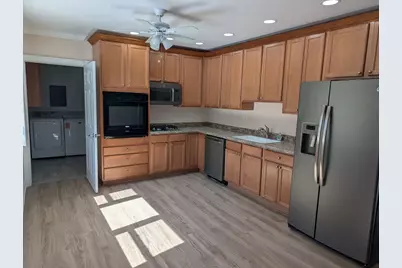 2515 E Cass Street #1A, Joliet, IL 60432 - Photo 4