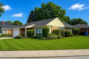 6185 N Keating Ave, Chicago, IL 60646 - Photo 1