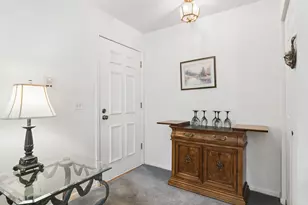 708 Newgate Ln, Prospect Heights, IL 60070 - Photo 2