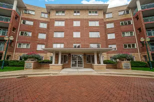 730 Creekside Dr, Mount Prospect, IL 60056 - Photo 1