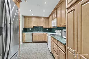 1243 E Baldwin Ln, Palatine, IL 60074 - Photo 4