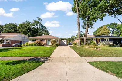 1960 Milton Avenue, Northbrook, IL 60062 - Photo 1