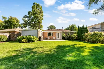 1960 Milton Avenue, Northbrook, IL 60062 - Photo 18
