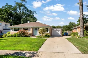1960 Milton Ave, Northbrook, IL 60062 - Photo 2