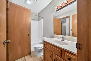 2512 Lowman Dr, Bloomington, IL 61704 - Photo 20
