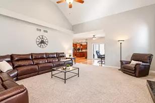 25821 Pastoral Dr, Plainfield, IL 60585 - Photo 4