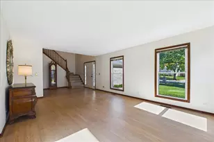124 Corsaire Ln, Schaumburg, IL 60173 - Photo 8