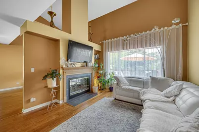 1424 Derby Lane, Mundelein, IL 60060 - Photo 2