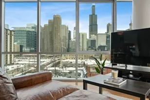 123 S Green St, Chicago, IL 60607 - Photo 2