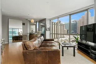 123 S Green St, Chicago, IL 60607 - Photo 4