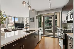 123 S Green St, Chicago, IL 60607 - Photo 10