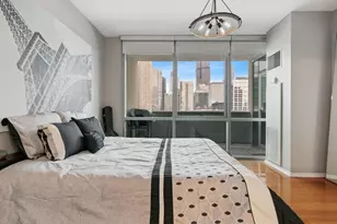 123 S Green St, Chicago, IL 60607 - Photo 16
