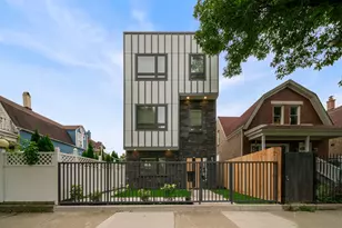 932 N Trumbull Ave, Chicago, IL 60651 - Photo 1