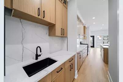 932 N Trumbull Avenue, Chicago, IL 60651 - Photo 10