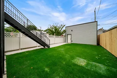932 N Trumbull Avenue, Chicago, IL 60651 - Photo 32