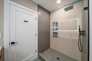 932 N Trumbull Ave, Chicago, IL 60651 - Photo 18
