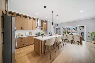 932 N Trumbull Avenue, Chicago, IL 60651 - Photo 6