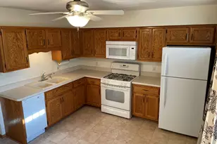 110 Town Crest Dr, New Lenox, IL 60451 - Photo 2