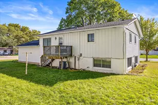 680 N Constitution Dr, Aurora, IL 60506 - Photo 26