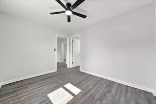 1205 Ave K, Sterling, IL 61081 - Photo 4