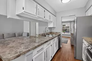 1554 N Dartmoor Ave, Palatine, IL 60067 - Photo 6