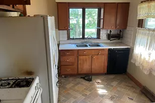 1003 Brookfield Rd, Rockford, IL 61107 - Photo 4